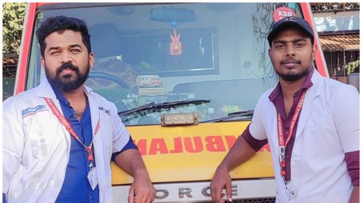 kaniv 108 Ambulance staff rescued a native of Jharkhand who gave birth at home kaniv 108 Ambulance staff rescued a native of Jharkhand who gave birth at home