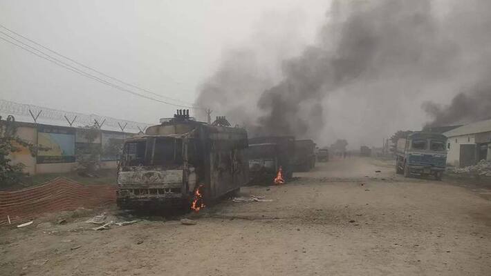 Buxar farmer protest police car burned Buxar farmer protest police car burned