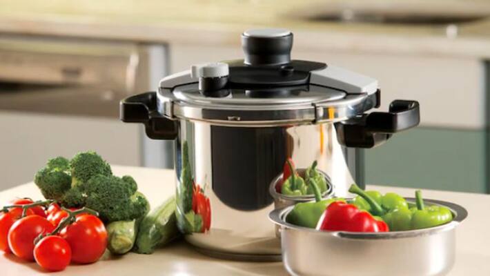 Remove Burnt Food And Black Stains Off Your Pressure Cooker Easily Remove Burnt Food And Black Stains Off Your Pressure Cooker Easily