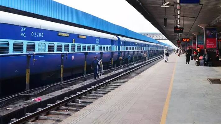man died after jumping in front of a moving train in a metro station, delhi - bsb