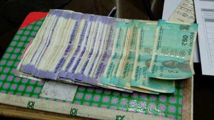 Vigilance seize illegal currency from Walayar Vigilance seize illegal currency from Walayar