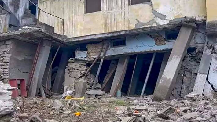 After ISRO's statement on Joshimath in Uttarakhand, central government banned government agencies from giving information about it akb After ISRO's statement on Joshimath in Uttarakhand, central government banned government agencies from giving information about it akb