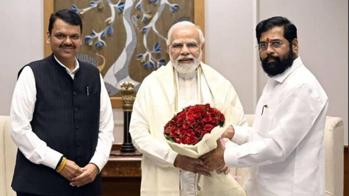 Guess The Conversation": Devendra Fadnavis Tweets Metro Ride Pic With PM Guess The Conversation": Devendra Fadnavis Tweets Metro Ride Pic With PM