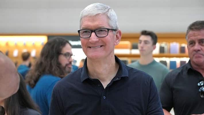 How to dress for power like Apple CEO Tim Cook – HUNKS OVER 40