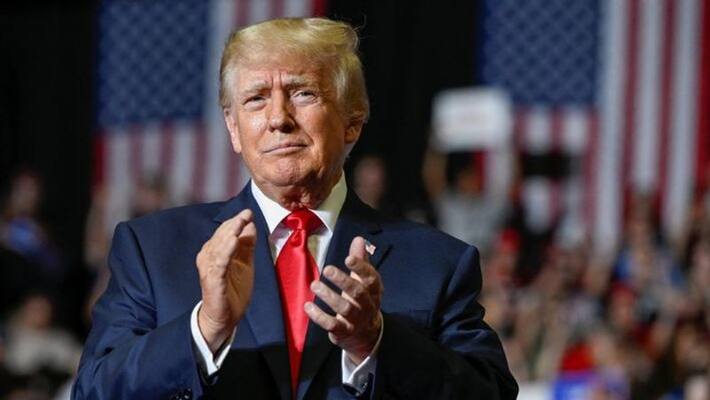 After a two-year ban, Donald Trump's Facebook and Insta accounts are restored - bsb After a two-year ban, Donald Trump's Facebook and Insta accounts are restored - bsb