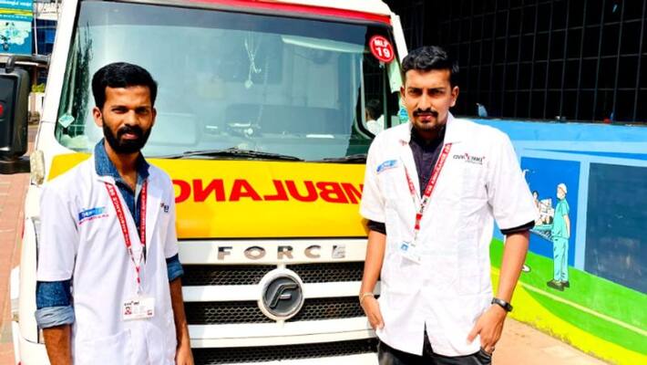 Kaniv 108 Ambulance Staff Helped Adivasi Woman Gives Birth at Home Kaniv 108 Ambulance Staff Helped Adivasi Woman Gives Birth at Home
