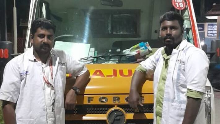 Kaniv 108 ambulance staff rescued the young woman and her baby who gave birth at home Kaniv 108 ambulance staff rescued the young woman and her baby who gave birth at home