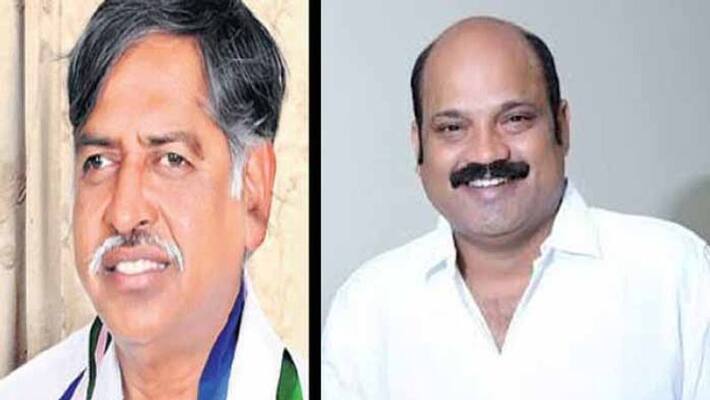 ycp politics heats up after yarlagadda venkata rao meets dutta ramachandra rao ycp politics heats up after yarlagadda venkata rao meets dutta ramachandra rao