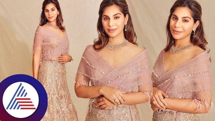 RRR Ram charan wife Upasana Kamineni Konidela flaunts Baby bump photo vcs RRR Ram charan wife Upasana Kamineni Konidela flaunts Baby bump photo vcs