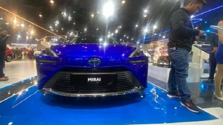 Toyota Mirai at Auto Expo: Reaches hyderabad to vizag in full tank, know how is Toyota's hydrogen car-sak Toyota Mirai at Auto Expo: Reaches hyderabad to vizag in full tank, know how is Toyota's hydrogen car-sak