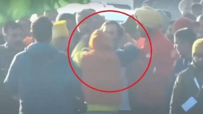 man tries to hug rahul gandhi during bharat jodo yatra in punjabs hoshiarpur ash man tries to hug rahul gandhi during bharat jodo yatra in punjabs hoshiarpur ash