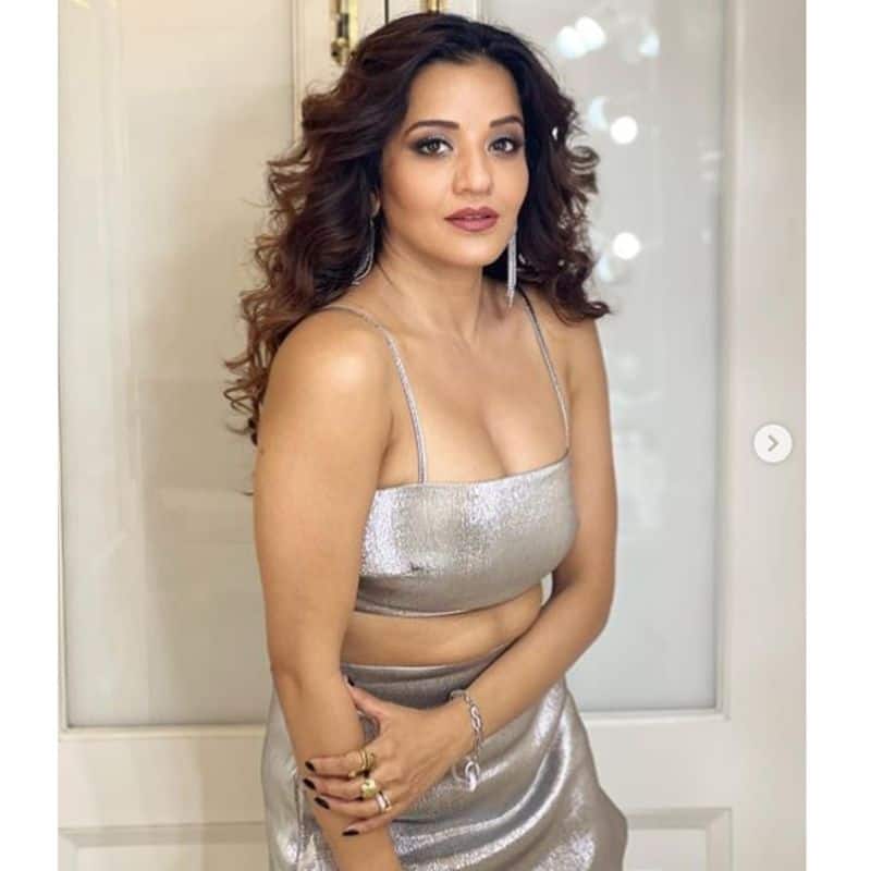 Monalisha Xx X Com - HOT photos: Bhojpuri actress Monalisa looks SEXY in cleavage-revealing  black bikini; check out her latest post