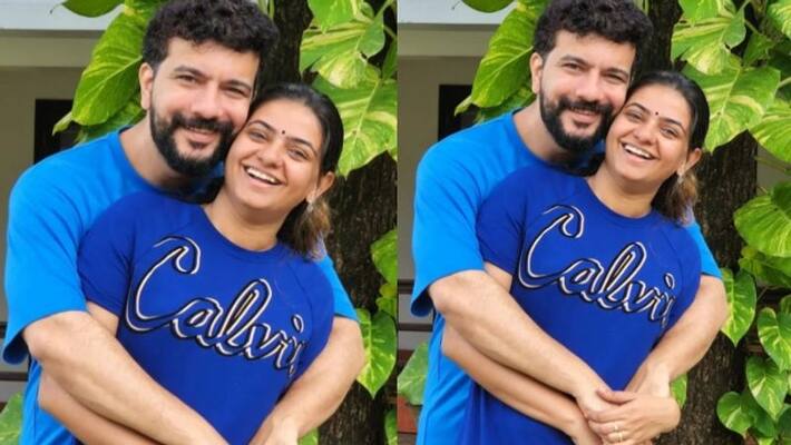 actor ramesh pisharody share wedding anniversary photo with wife actor ramesh pisharody share wedding anniversary photo with wife