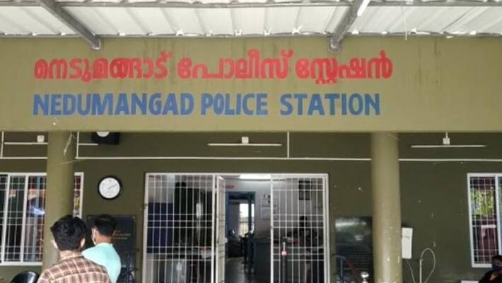 youth tried to commit suicide at Nedumangad police station youth tried to commit suicide at Nedumangad police station