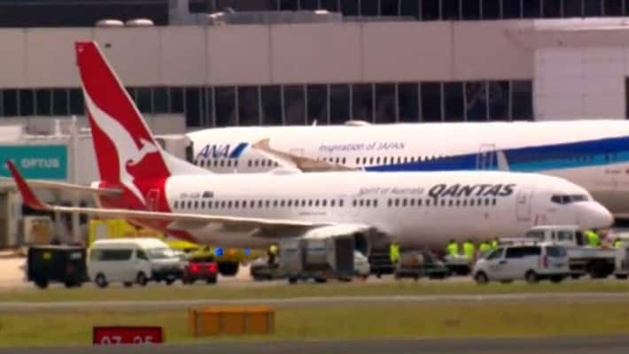 Qantas flight QF144 lands in Sydney after mayday call about engine failure Qantas flight QF144 lands in Sydney after mayday call about engine failure