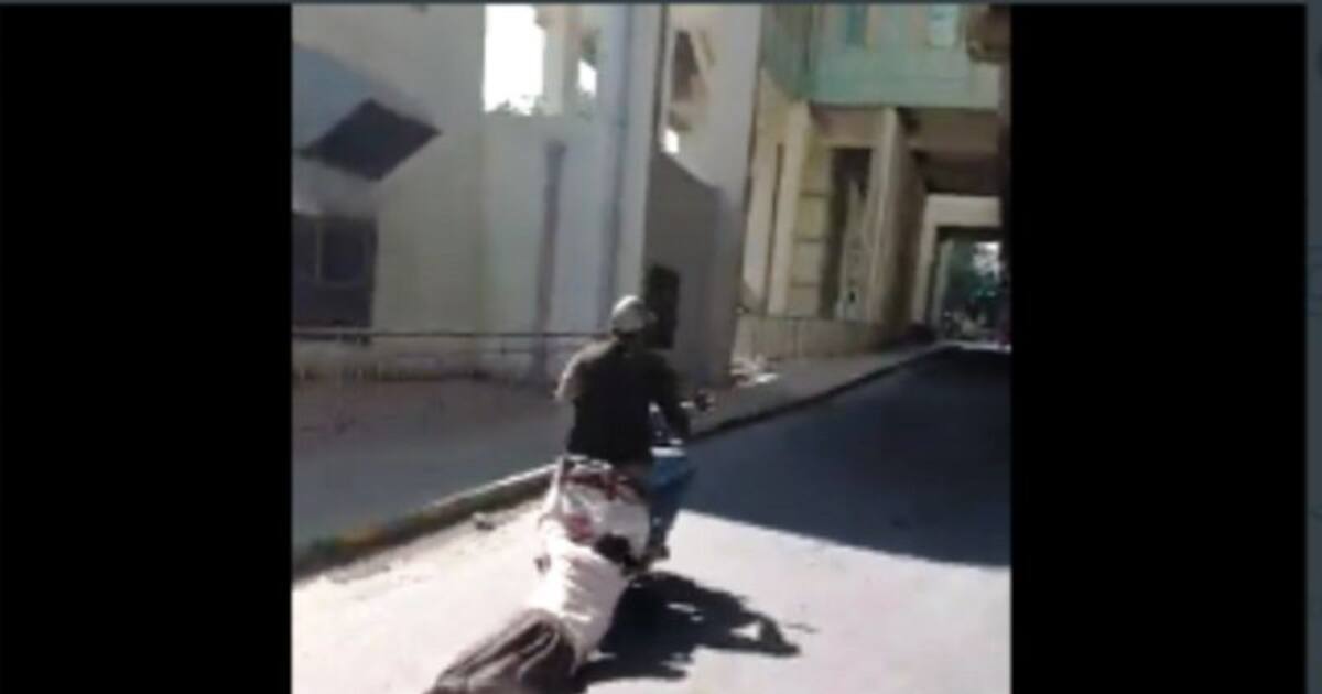 முதியவரை 500 மீட்டருக்கு பைக்கில் இழுத்துச் சென்ற இளைஞர்: பெங்களூரு போலீஸார் கொலை முயற்சி வழக்கு பதிவு 