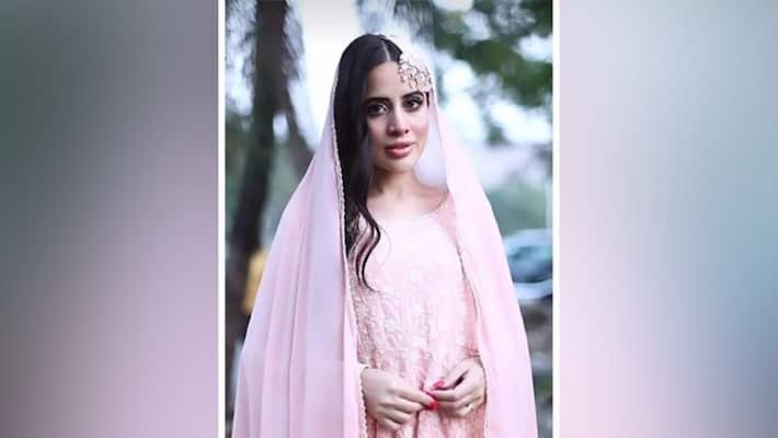 Maharashtra women's panel writes to Mumbai police, asks to look into Urfi Javed's security request - adt Maharashtra women's panel writes to Mumbai police, asks to look into Urfi Javed's security request - adt