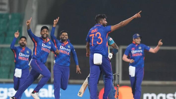 IND vs NZ bowlers help team India after Sbubman gill batting beat New zealand by 12 runs in 1st odi ckm IND vs NZ bowlers help team India after Sbubman gill batting beat New zealand by 12 runs in 1st odi ckm
