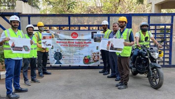 Jio National Road Safety Week in Telangana.. Road safety programs to be continued for a month-sak Jio National Road Safety Week in Telangana.. Road safety programs to be continued for a month-sak