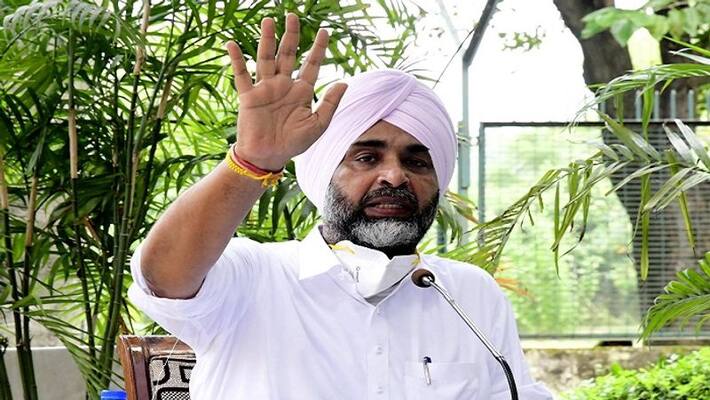 Former Punjab finance minister Manpreet Singh Badal joins BJP hours after quitting Congress AJR Former Punjab finance minister Manpreet Singh Badal joins BJP hours after quitting Congress AJR