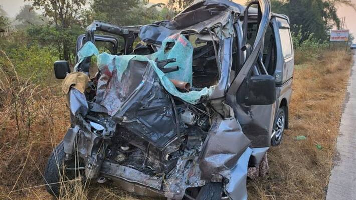 lorry car collided head-on... 9 people killed in Mumbai lorry car collided head-on... 9 people killed in Mumbai