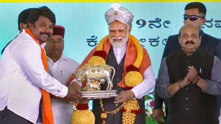 Previous governments made caste and religion issues.. We brought development: PM Modi in Karnataka Previous governments made caste and religion issues.. We brought development: PM Modi in Karnataka