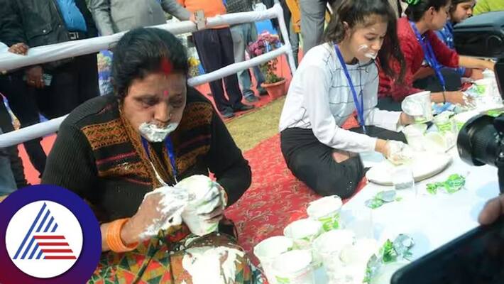 A unique competition of eating 3 kg of curd in 3 mins held in Patna Vin A unique competition of eating 3 kg of curd in 3 mins held in Patna Vin