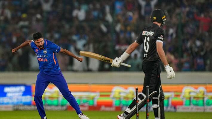 Team India gave rest to Mohammad Shami Mohammed Siraj for India vs New Zealand 3rd ODI Team India gave rest to Mohammad Shami Mohammed Siraj for India vs New Zealand 3rd ODI