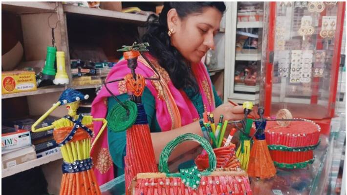 housewife make beautiful crafts in old newspaper housewife make beautiful crafts in old newspaper