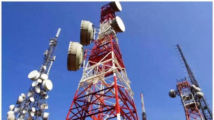unbeknownst to the company the 29 foot mobile tower was stolen by thieves in patna unbeknownst to the company the 29 foot mobile tower was stolen by thieves in patna