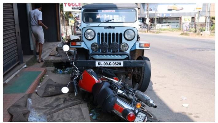 Two injured after over speed jeep hit bike Two injured after over speed jeep hit bike
