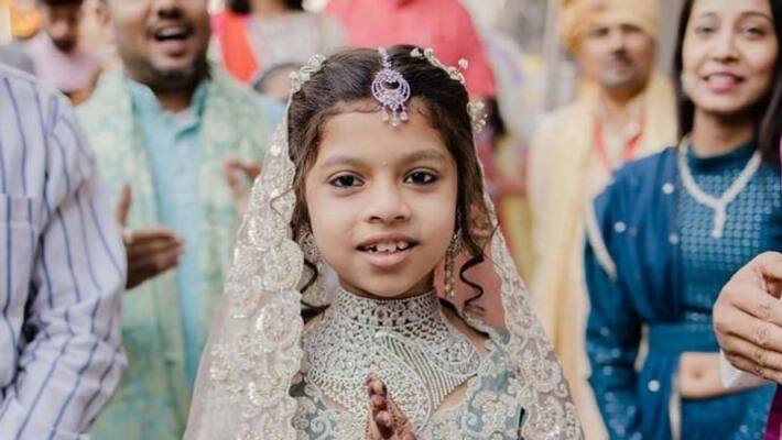 Daughter of Gujarat billionaire gives up luxury life to become monk Daughter of Gujarat billionaire gives up luxury life to become monk