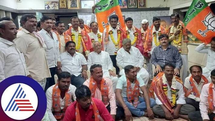 Congress Leaders Join BJP in Kalaburagi grg Congress Leaders Join BJP in Kalaburagi grg