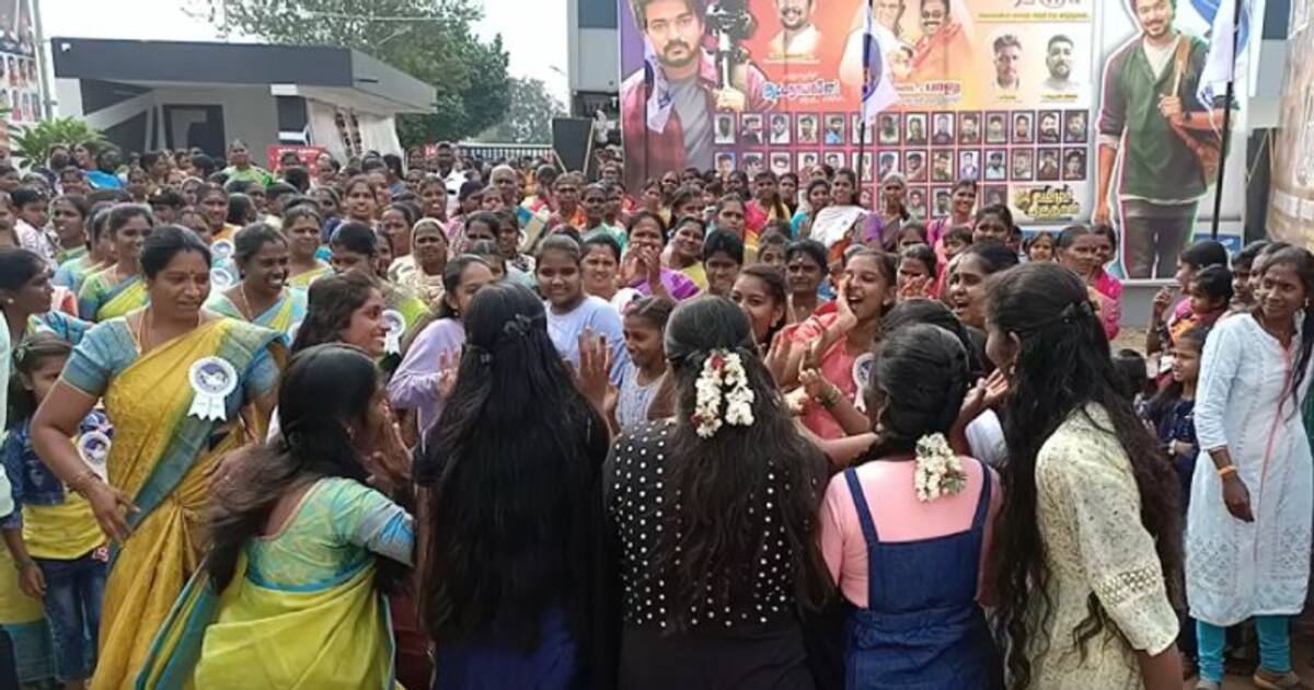 கோவையில் சிங்கப்பெண்களுக்காக திரையிடப்பட்ட ‘வாரிசு’ ஸ்பெஷல் ஷோ... ஆட்டம் பாட்டம் என அதகளப்படுத்திய வீடியோ இதோ