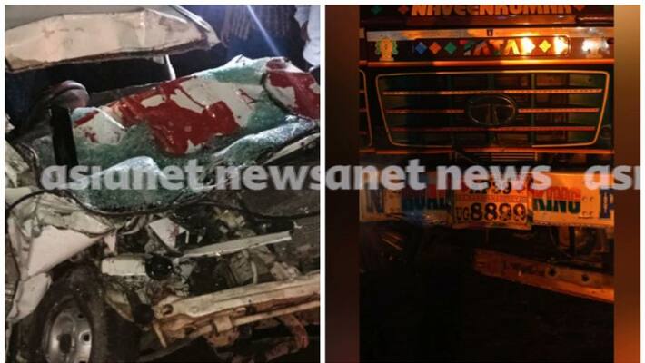 Five killed in a collision between a car and a lorry on the Ambalapuzha Kakazham flyover Five killed in a collision between a car and a lorry on the Ambalapuzha Kakazham flyover