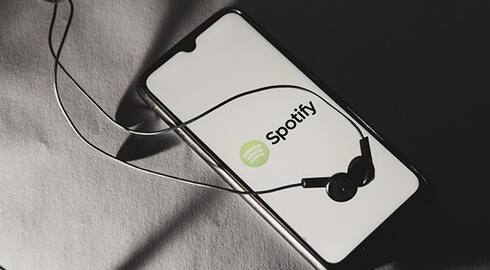 Spotify removes Bollywood songs after renewal of licensing agreement fails vvk