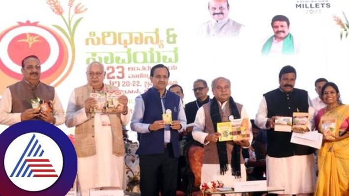 Union Minister Narendra Singh Tomar Visits The International Trade Fair On Millets And Organic Products In Bengaluru gvd Union Minister Narendra Singh Tomar Visits The International Trade Fair On Millets And Organic Products In Bengaluru gvd