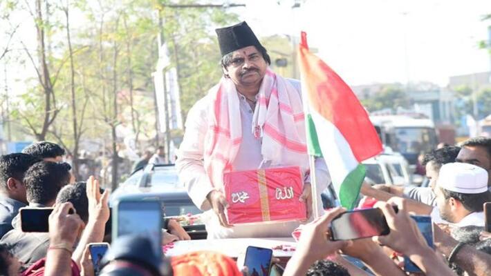 Janasena leader Pawan Kalyan left for Kondagattu - bsb Janasena leader Pawan Kalyan left for Kondagattu - bsb