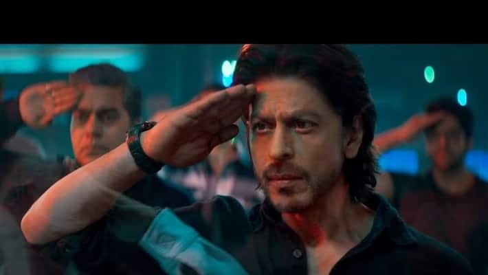 Pathaan movie Twitter review: Shah Rukh Khan's high voltage action drama gets good response from fans sgk Pathaan movie Twitter review: Shah Rukh Khan's high voltage action drama gets good response from fans sgk