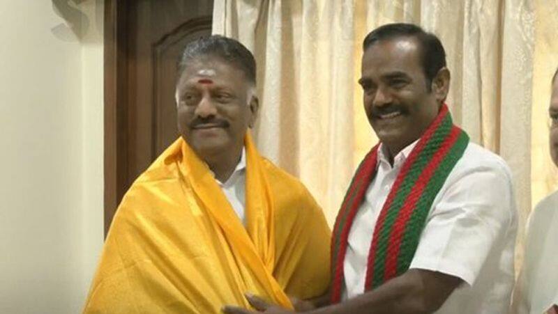 erode east by election... Panneerselvam supported Thaniyarasu 