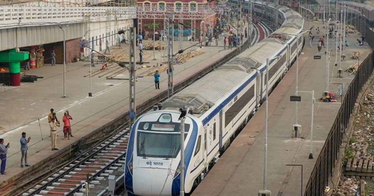 Make in India-வின் 11வது வந்தே பாரத் ரயில்! போபால் - டெல்லி இடையேயான சேவைக்கு பிரதமர் மோடி பச்சை கொடி!