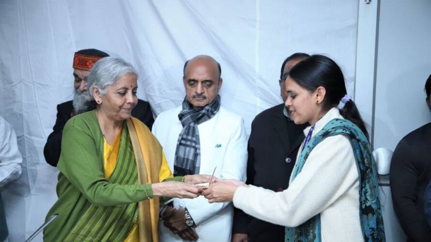 Halwa ceremony celebrated in Ministry of Finance before budget Nirmala Sitharaman distributed halwa Halwa ceremony celebrated in Ministry of Finance before budget Nirmala Sitharaman distributed halwa