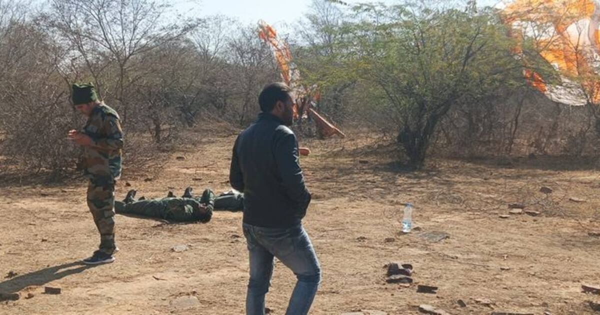 IAF Crash:மத்தியப் பிரதேசத்தில் இந்திய விமானப்படையின் மிராஜ்- சுகோய் விமானங்கள் நடுவானில் மோதி விபத்து