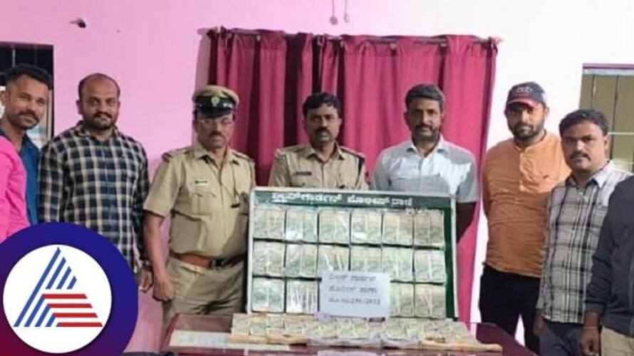 Three Fake Police Arrested in Bengaluru grg Three Fake Police Arrested in Bengaluru grg