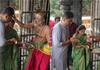 Thalapathy vijay's Varisu movie director Vamshi Paidipally visit thiruvannamalai temple with family