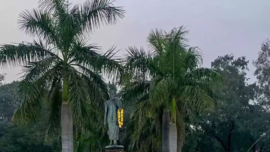 Delhi University Renames its Mughal Garden After Gautam Buddha san Delhi University Renames its Mughal Garden After Gautam Buddha san