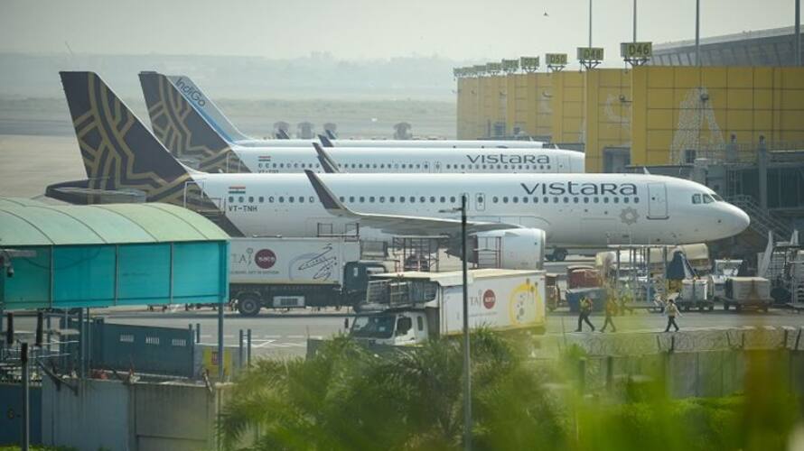 Italian female flyer onboard Abu Dhabi-Mumbai arrested after assaulting crew members on Vistara flight AJR Italian female flyer onboard Abu Dhabi-Mumbai arrested after assaulting crew members on Vistara flight AJR