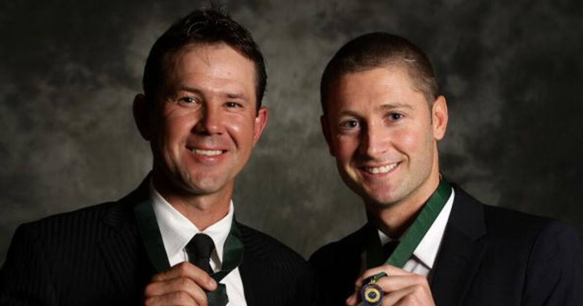 ரிக்கி பாண்டிங், மைக்கேல் கிளார்க் ஆகிய லெஜண்ட் கிரிக்கெட்டர்களின் விருது சாதனையை சமன் செய்த ஸ்டீவ் ஸ்மித்