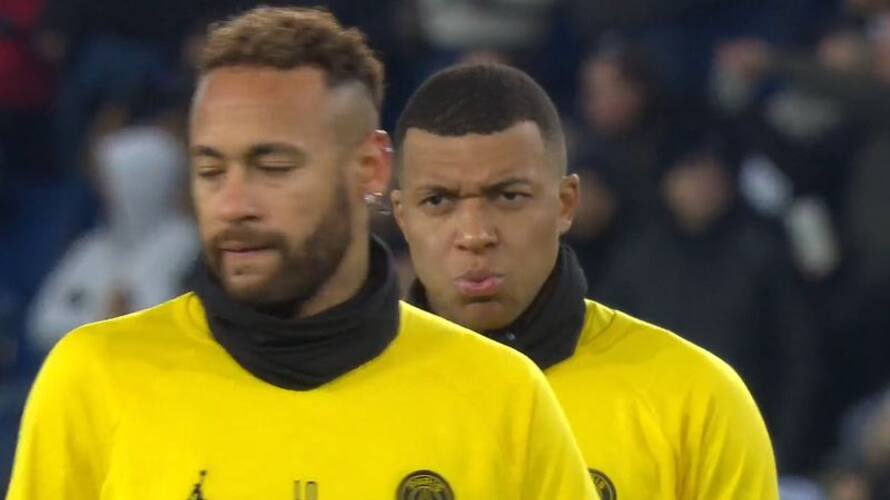 Watch Kylian Mbappes Reaction To Neymars Free-kick Watch Kylian Mbappes Reaction To Neymars Free-kick