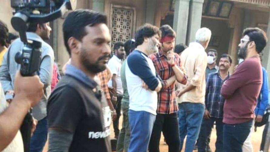 mahesh babu look leaded from ssmb 28 movie mahesh babu look leaded from ssmb 28 movie